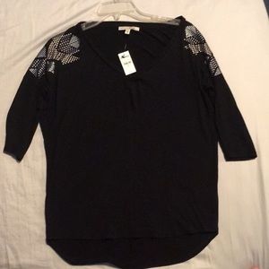 Black Express top with elbow length sleeves